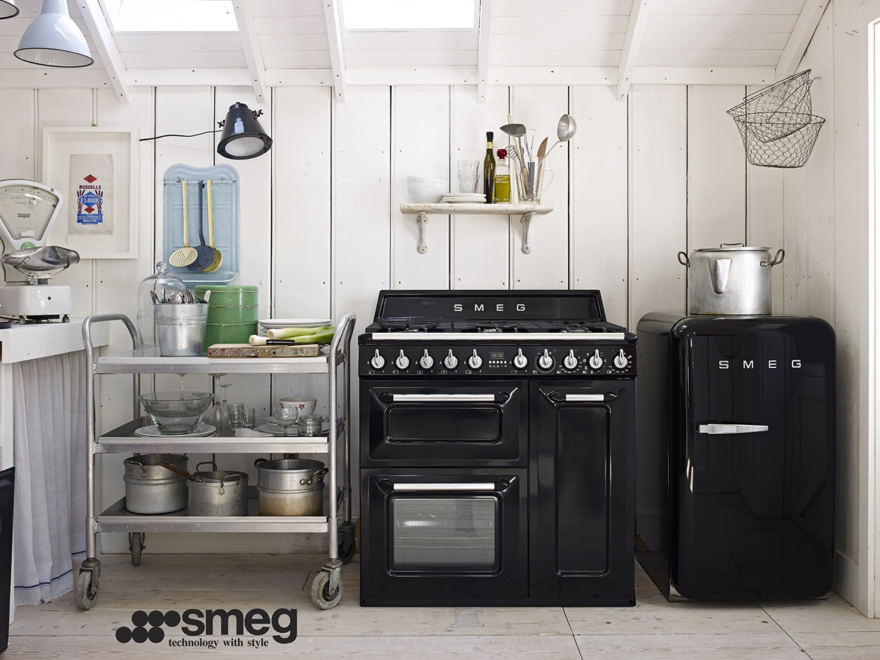 Smeg_freestandingcookerblack_blog